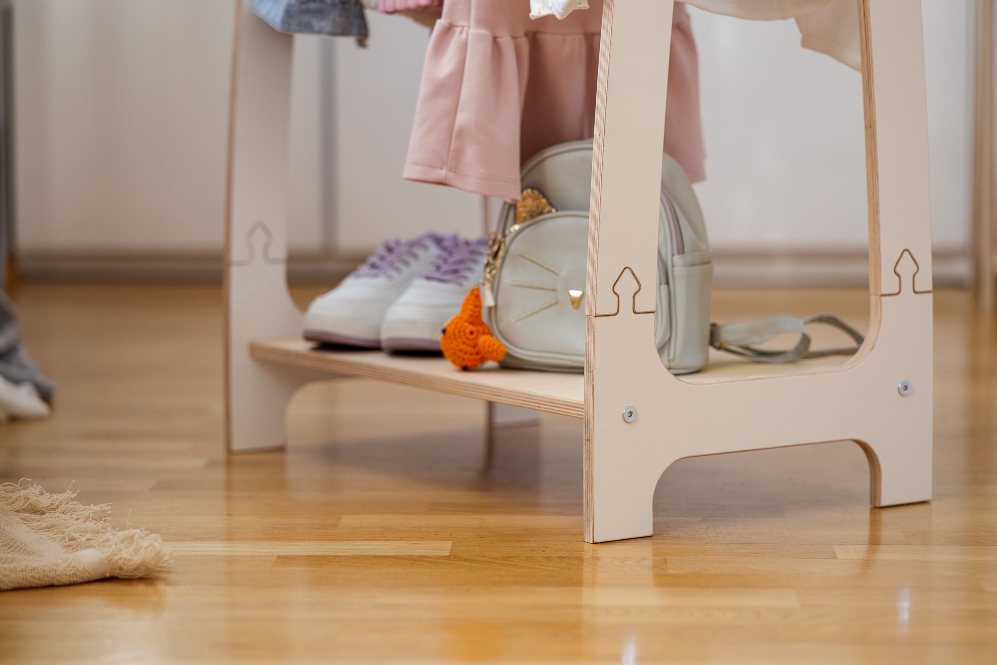 Soft Hanger - Wooden Clothes Rail With Shelve For Kids Bedroom