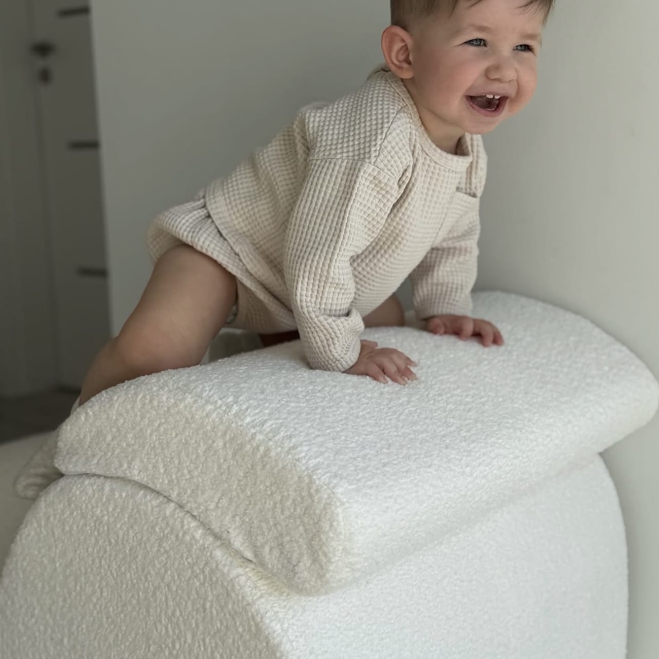 Meowbaby Wygodny Fotel dla Dziecka - Wave Lounger | Boucle